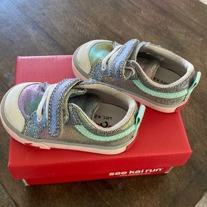 See Kai Run Rainbow Shimmer Sneakers size 4